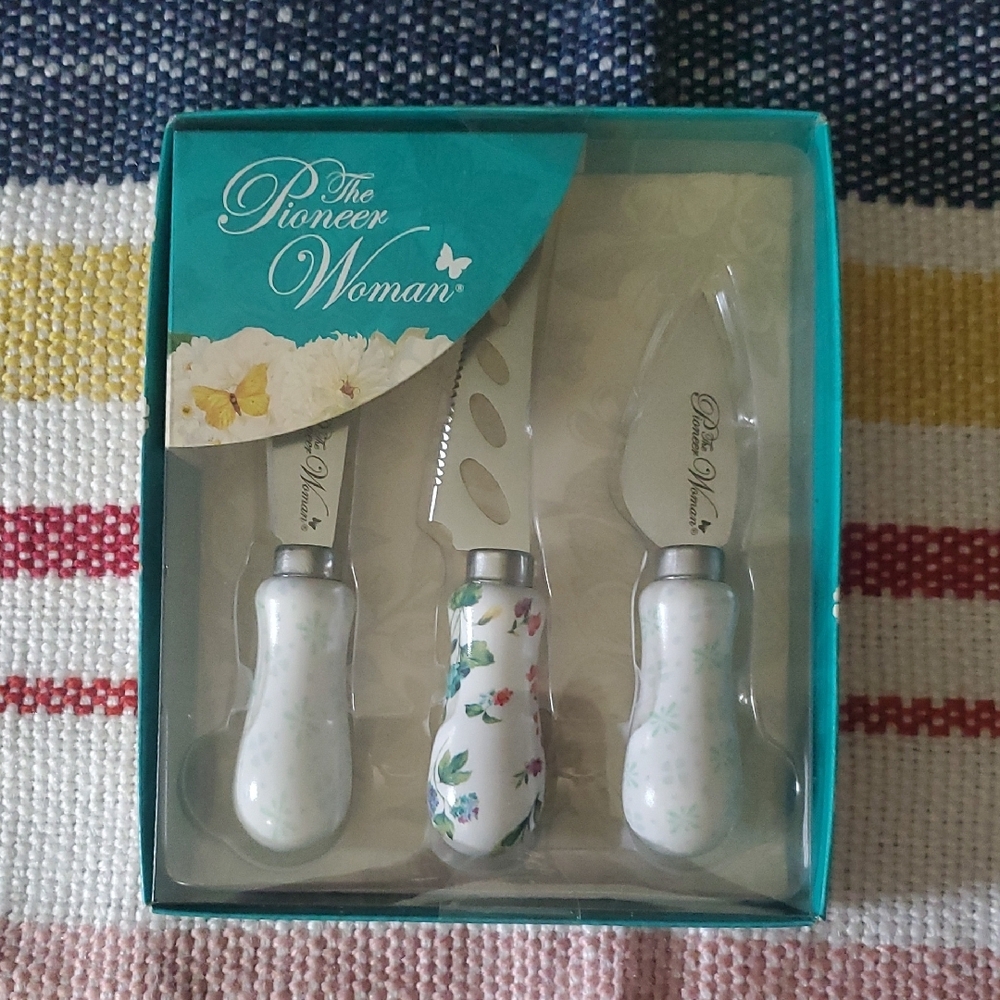 The Pioneer Woman Cheese Knife Set